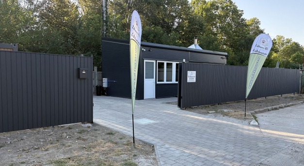 Méltó búcsú a kisállatoktól – megnyílt az Emlékmancs Kft. hamvasztója Szekszárdon